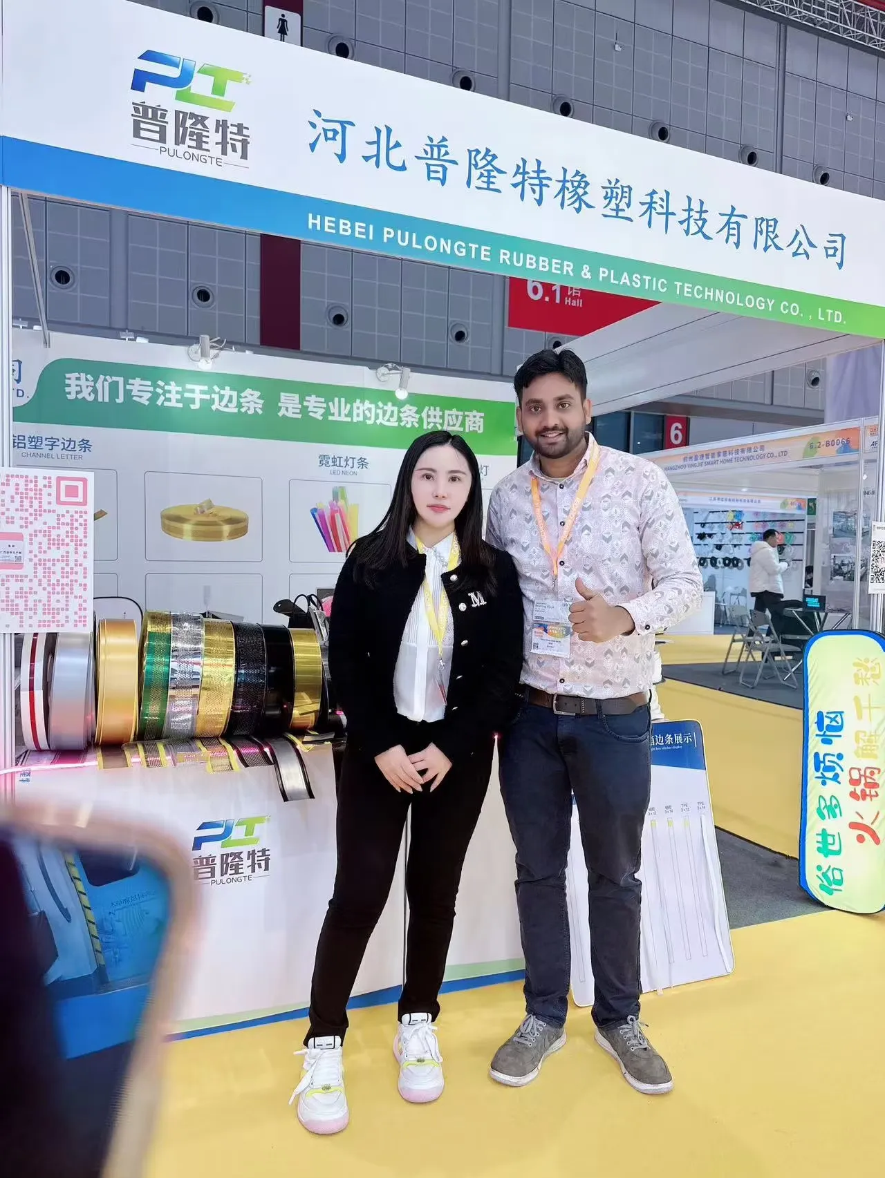 Wholesale PVC TPE Silicon Seal Strip High Temperature Resistance LED Clear Rubber Strips for Fabric Light Box Cutting